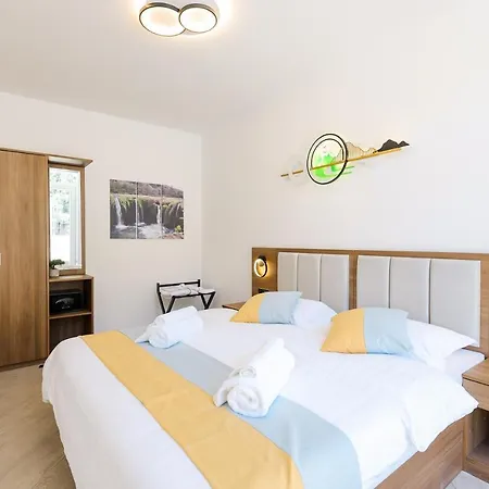 Hotel Kanjon Zrmanje 3*